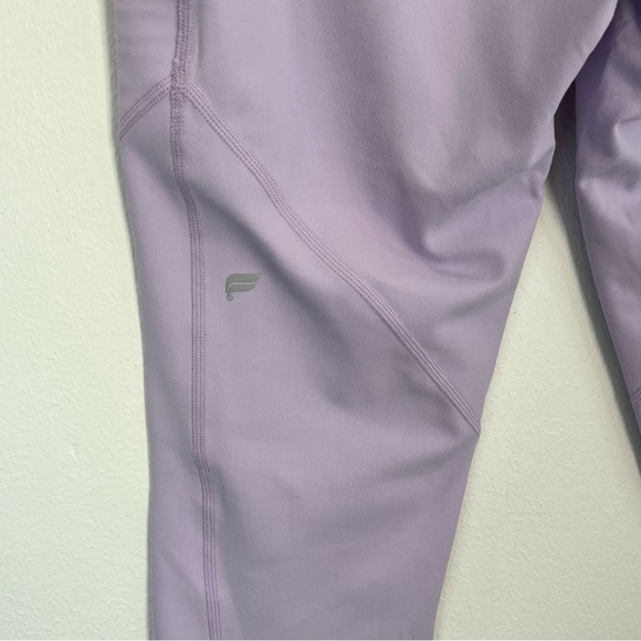 Fabletics Oasis Pureluxe High Waisted Capri Leggings Size Medium - Picture 11 of 13